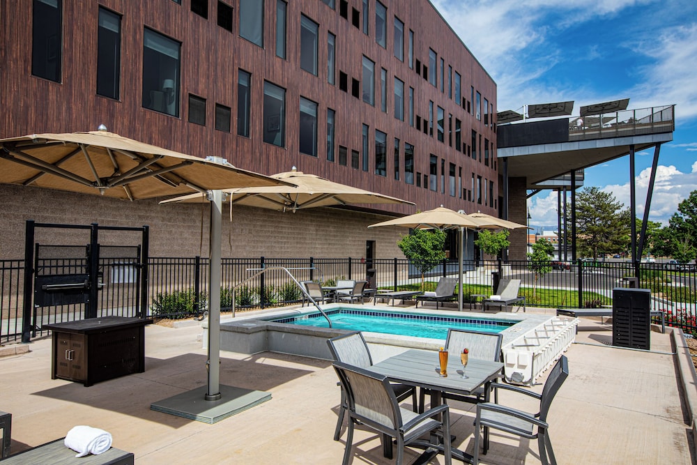 Hotel Maverick 40/50