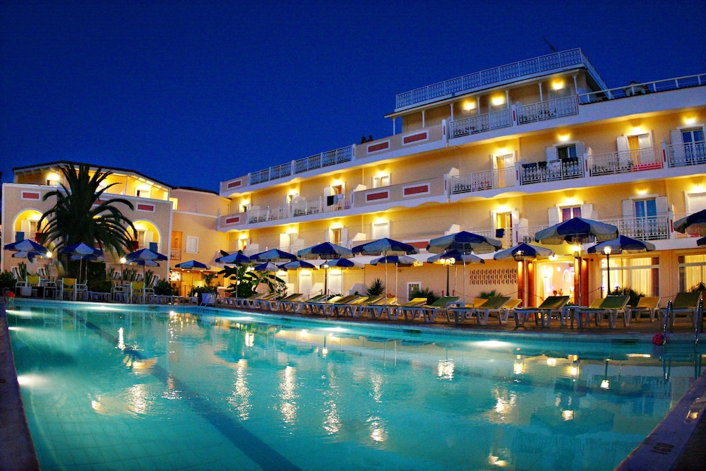 Ionis Art Hotel 1/51
