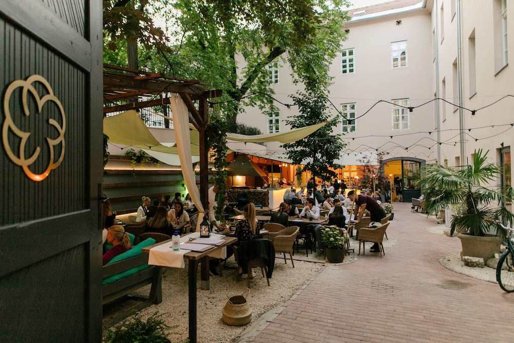 Monastery Boutique Hotel Budapest 63/66