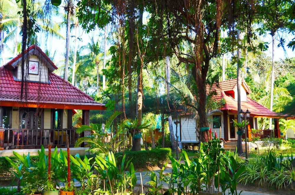 Sayang Beach Resort 11/60