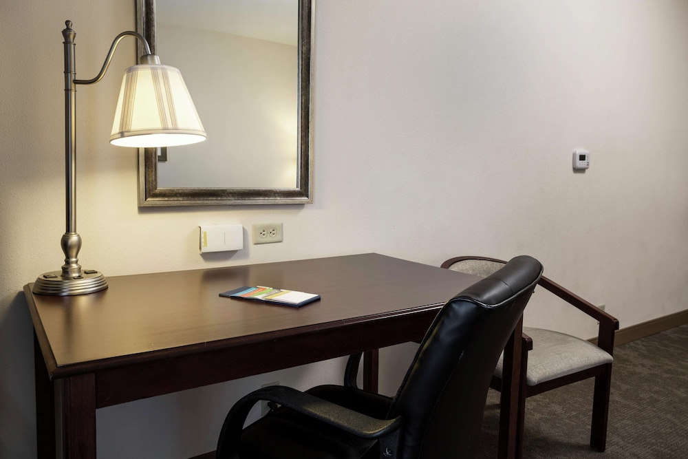 Hampton Inn and Suites Prescott Valley 55/68