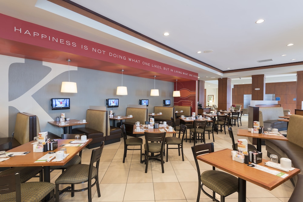 Holiday Inn Aurora North Naperville 24/33