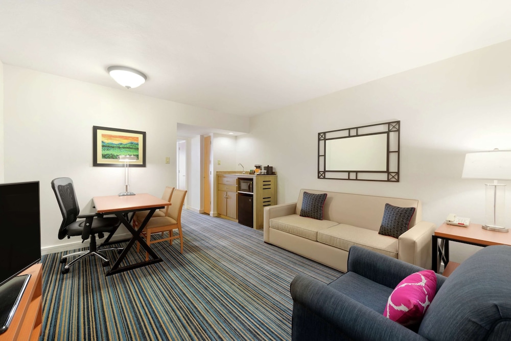Embassy Suites By Hilton Dorado Del Mar Beach Resort 55/81