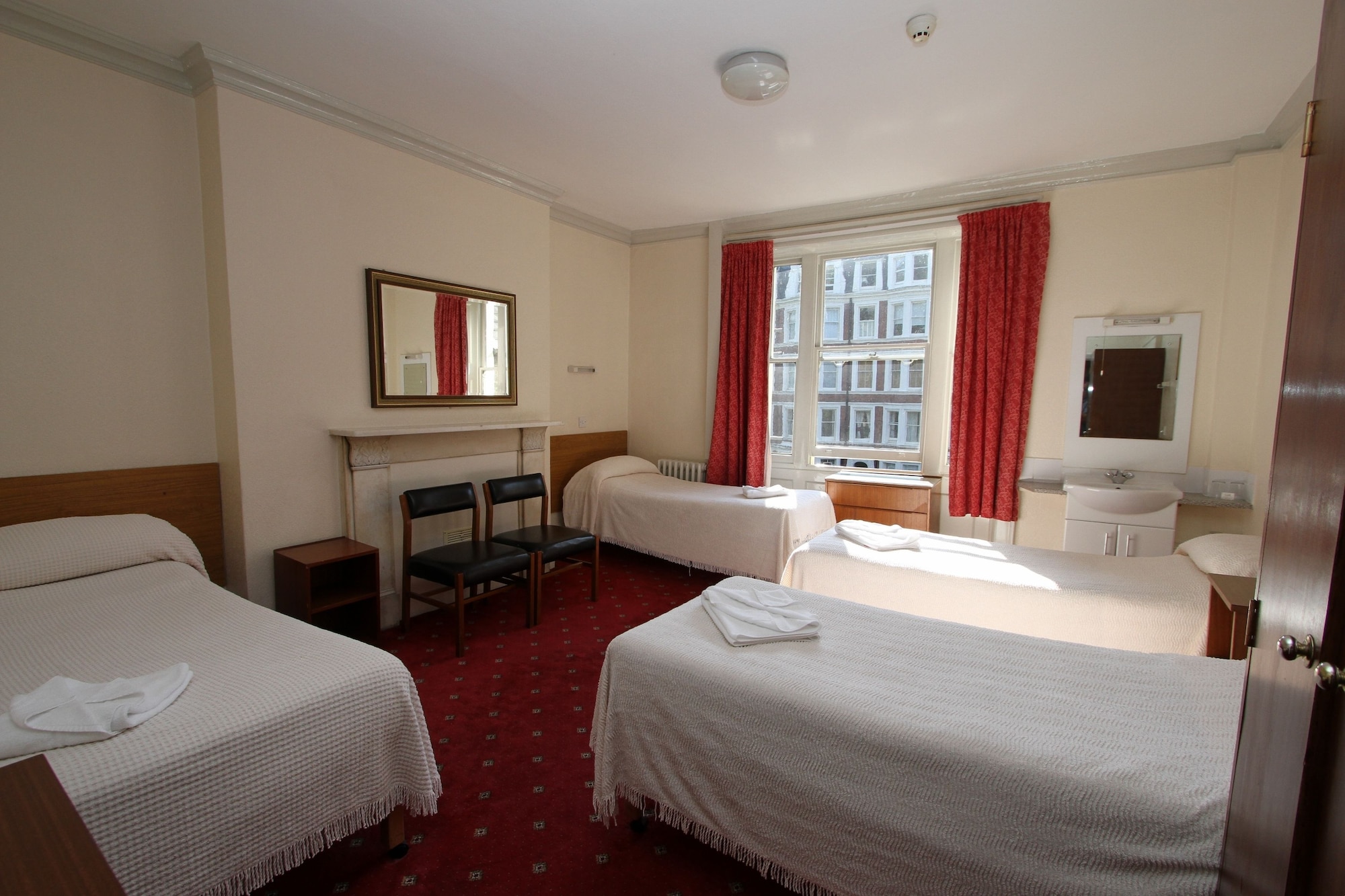 ROOM, TRIPLE