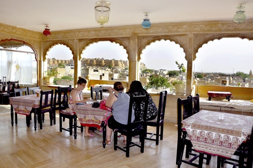 Vista Rooms at Patwa Haveli Road 51/63