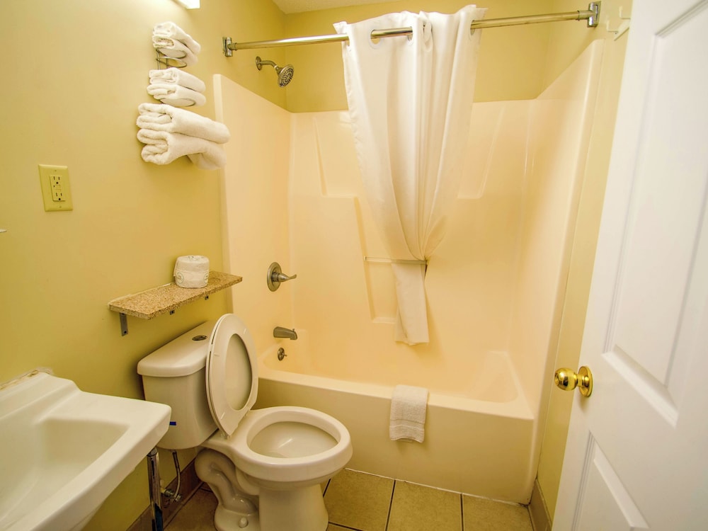 Sportsman Inn by OYO US Hwy-64 39/42