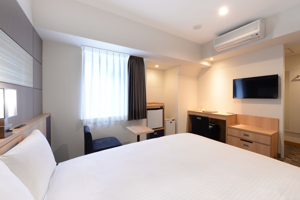 ROOM, DOUBLE BED