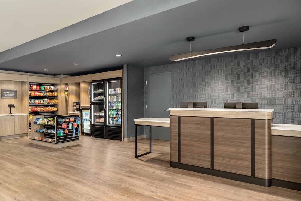 Hyatt Studios Chesapeake 4/44