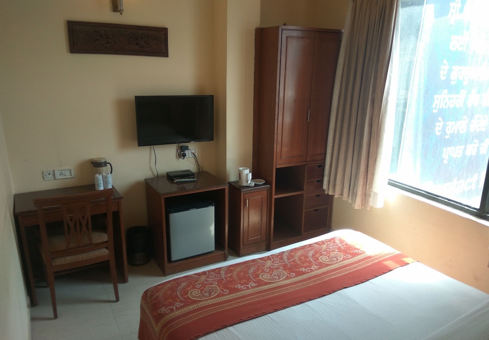 INDUS HOTEL 17/51