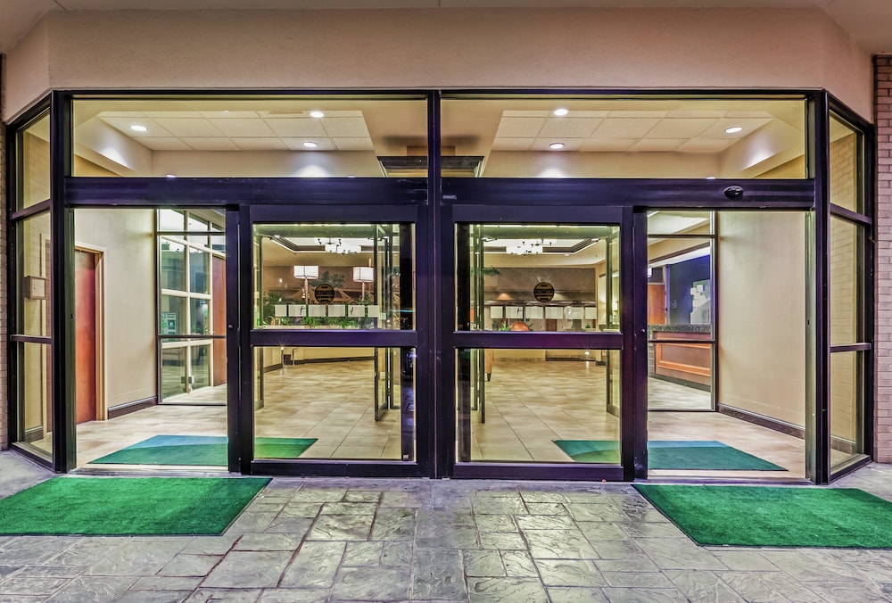Holiday Inn Springdale/Fayetteville Area 23/50