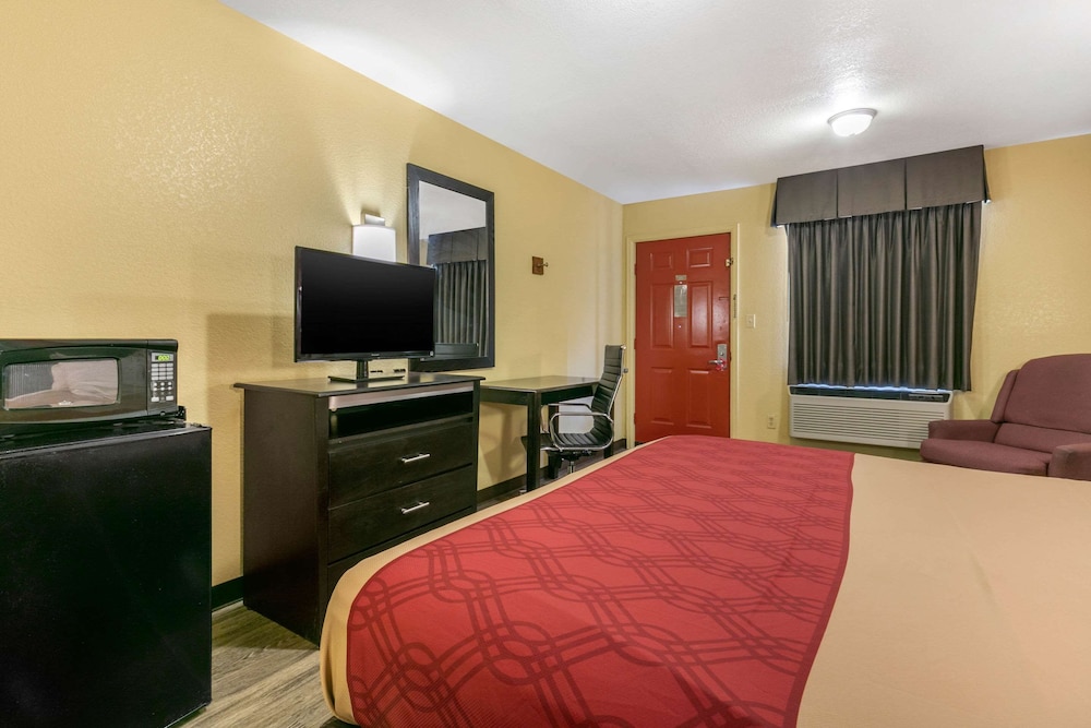 Econo Lodge Jonesboro 20/25