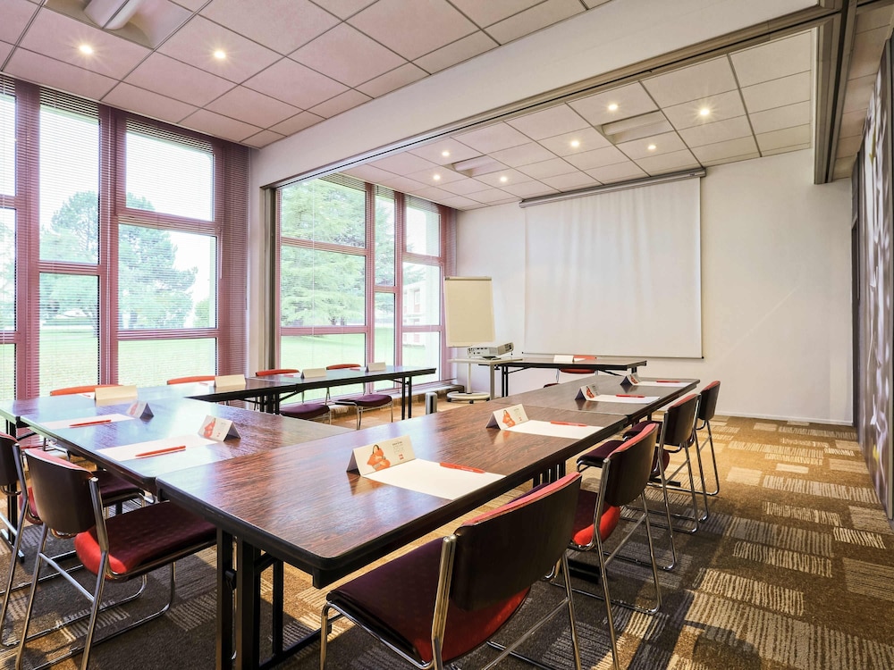 Ibis Charleville Mezieres 49/53