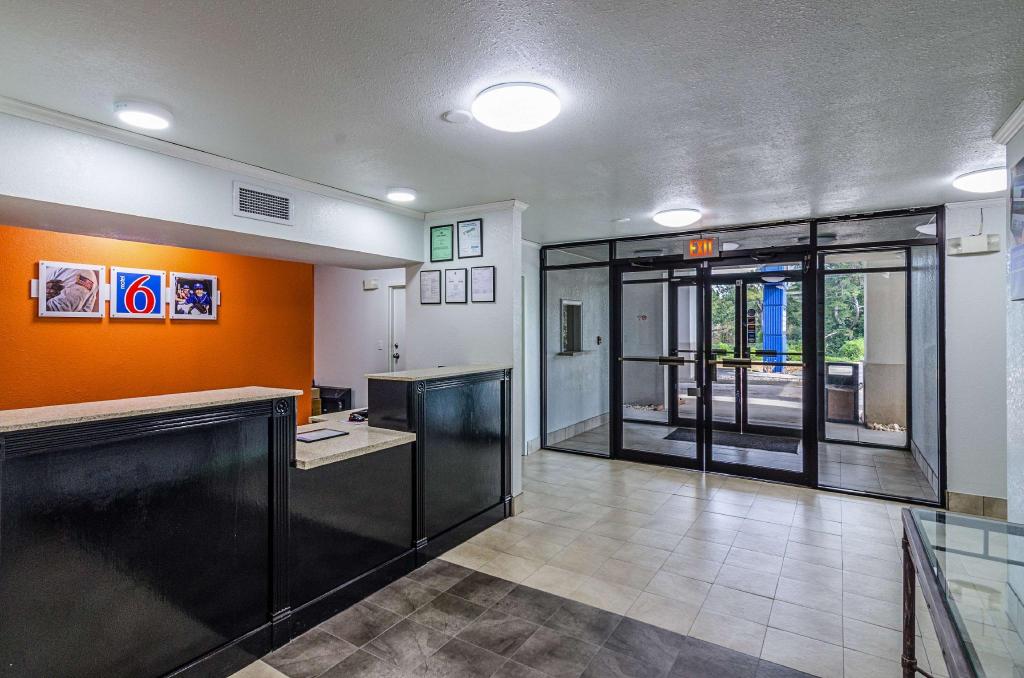 Motel6 Troy, AL 5/35