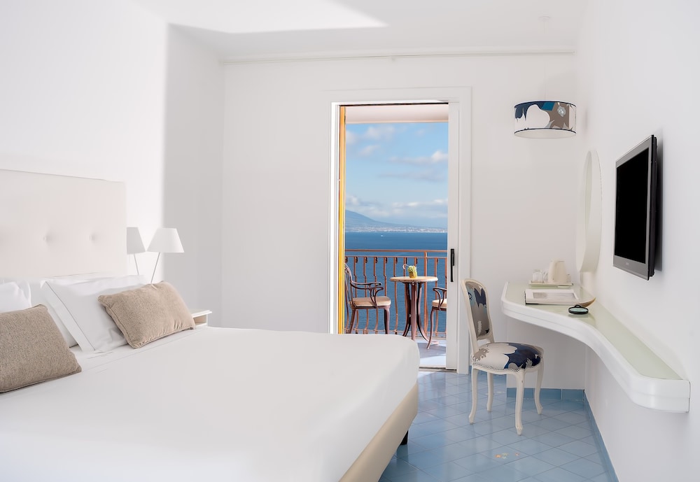 غرفة كومفورت بسريرين منفصلين بإطلالة على البحر بشرفة، Hotel Belair 2/10