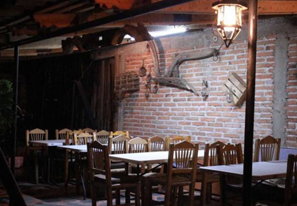 Hotel Cabanas Los Ruisenores 28/35