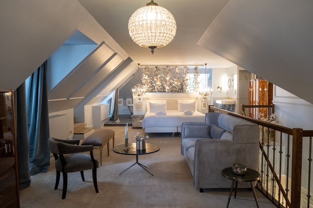 NOVOTEL CHATEAU DE MAFFLIERS 58/79
