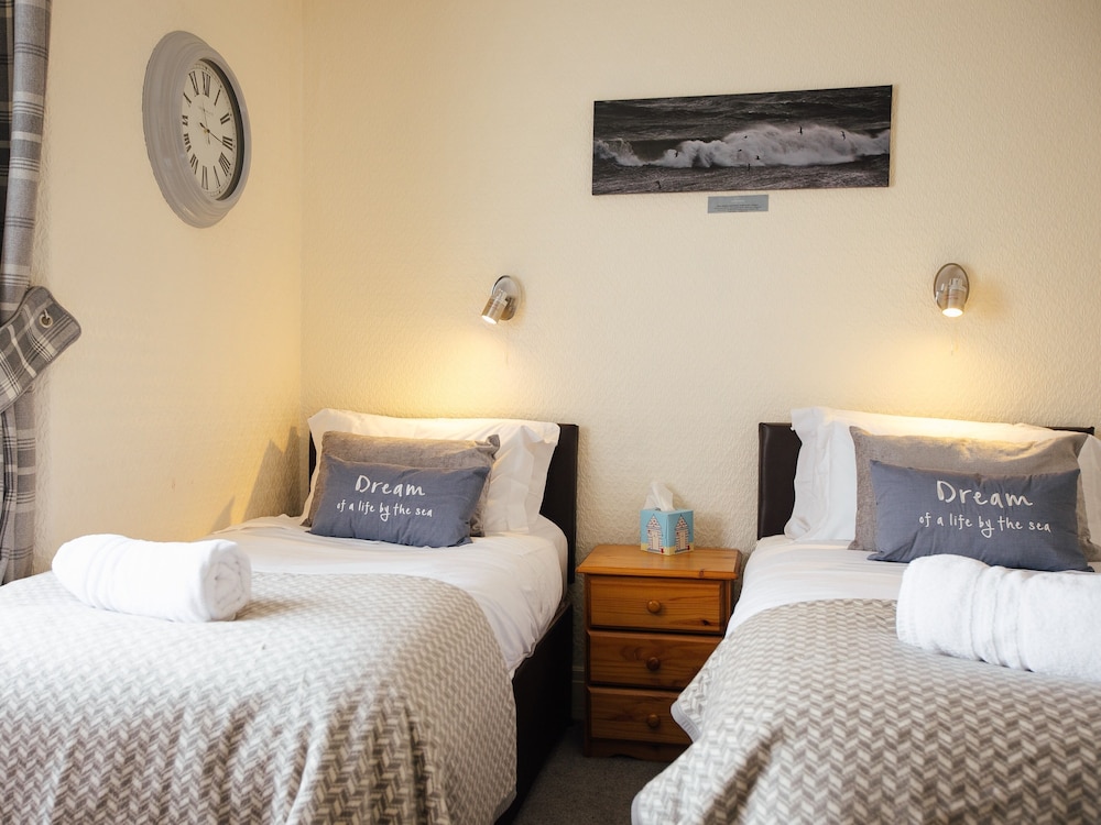 Lindholme Guest House 11/24