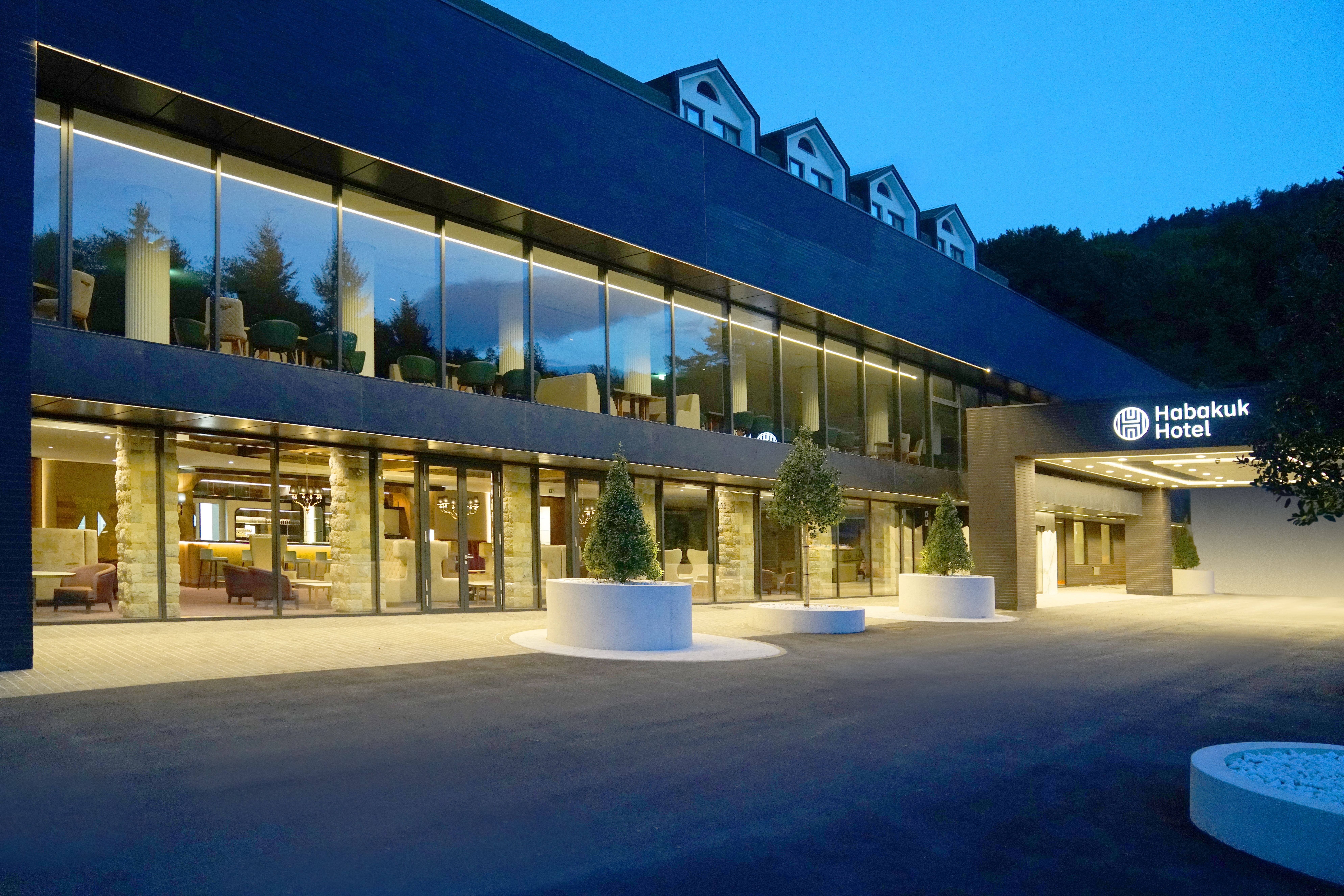 HABAKUK HOTEL 3/18