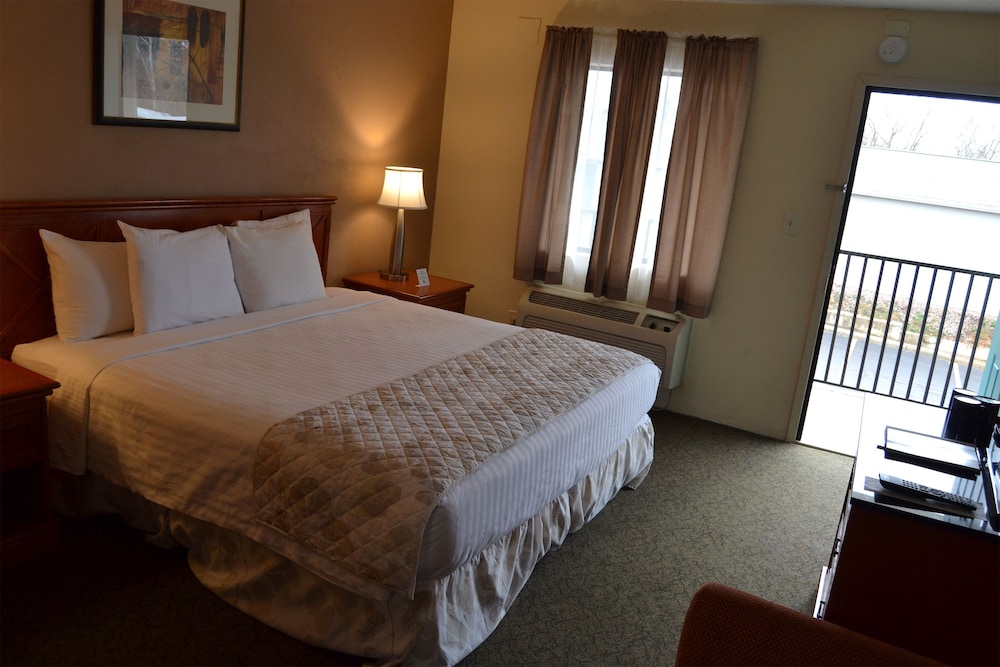 Cascades Inn 11/70