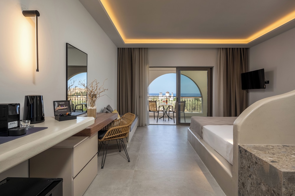 Eleni Apart Hotel 62/69