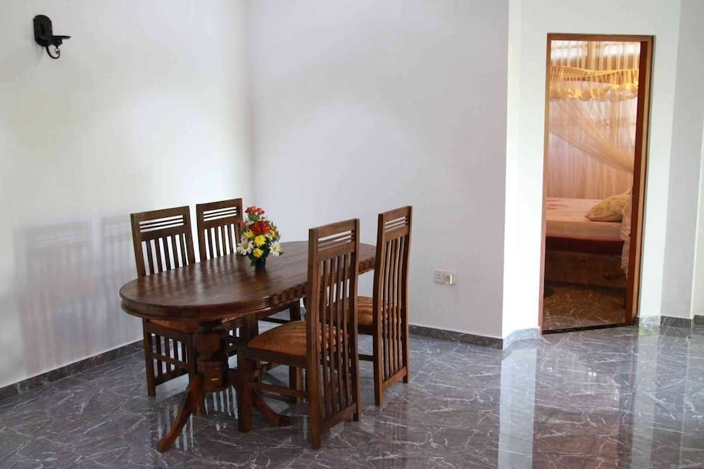 Coral Palm Villa And Apartment 12/50