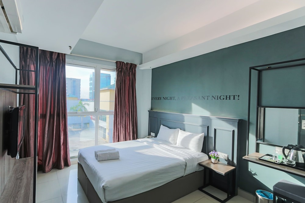 Hotel 99 - Bandar Puteri Puchong 11/56