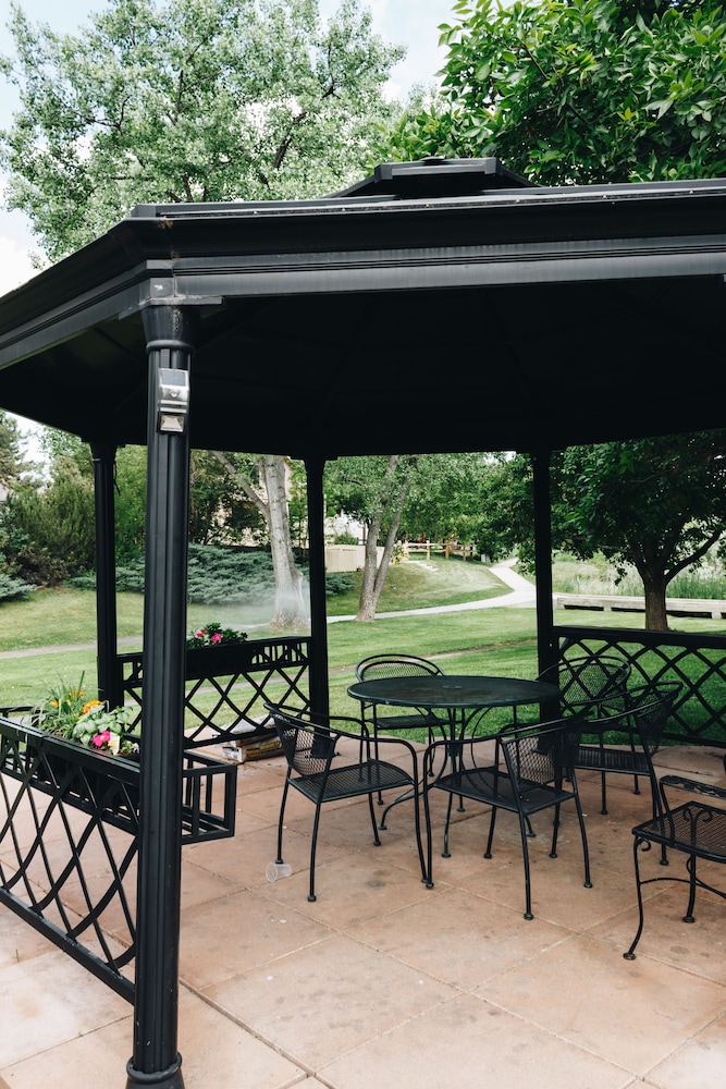 Boulder Twin Lakes Inn 34/49