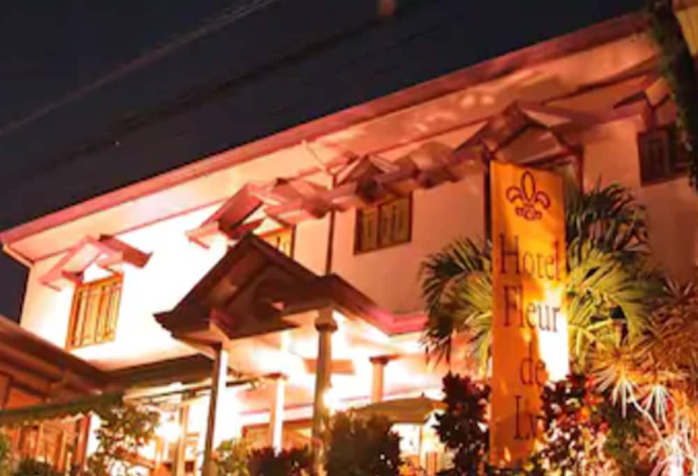 Fleur De Lys Hotel 6/61