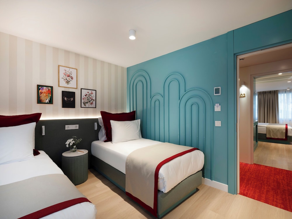 JUNO RESIDENCES 16/40