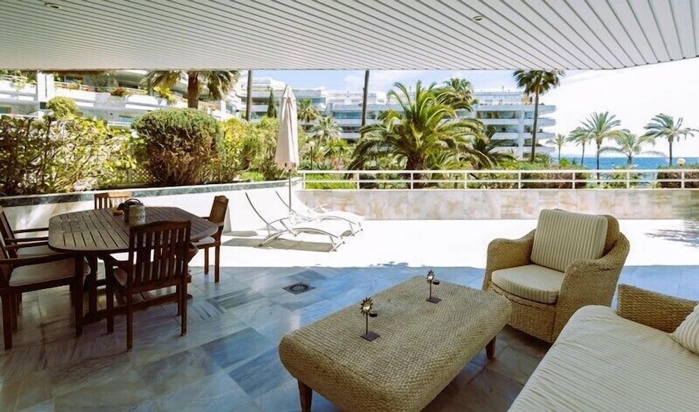 Coral Beach Aparthotel 37/77