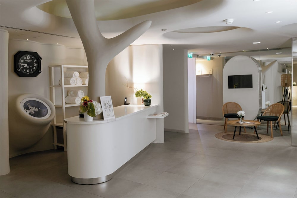 lobby