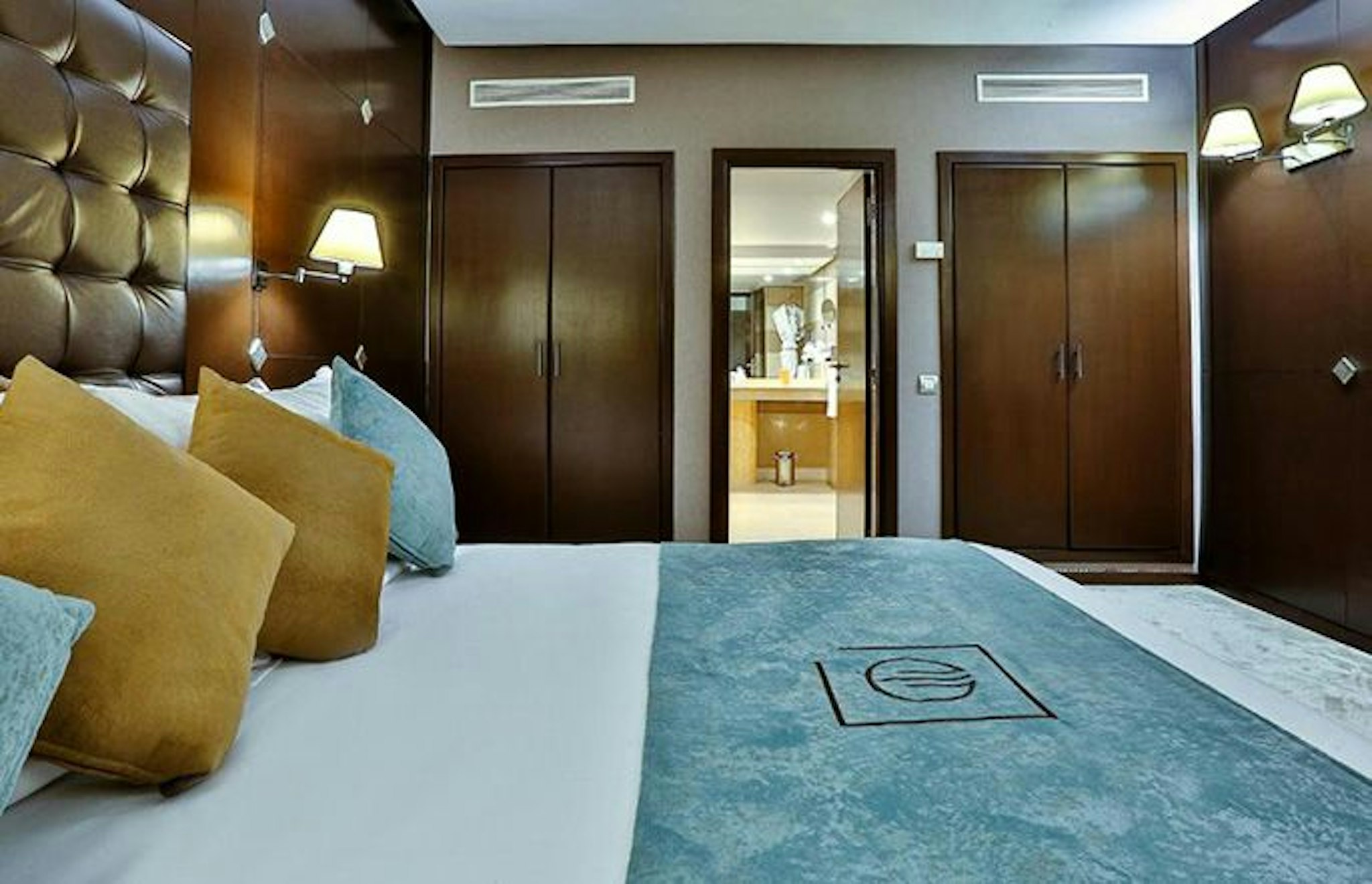 Ambassador, Suite