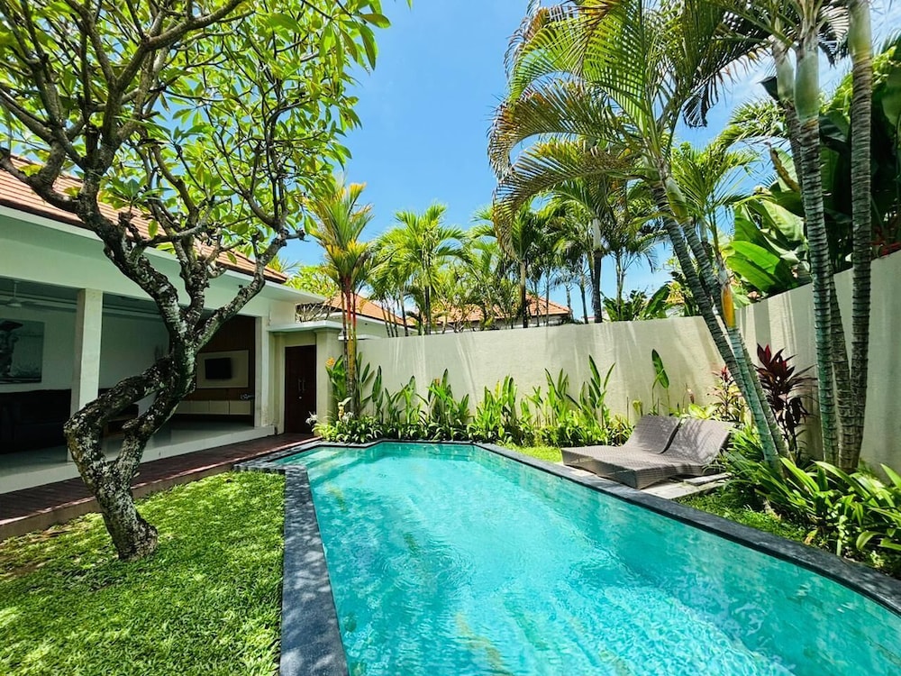 Kubu Manggala Villas 68/71