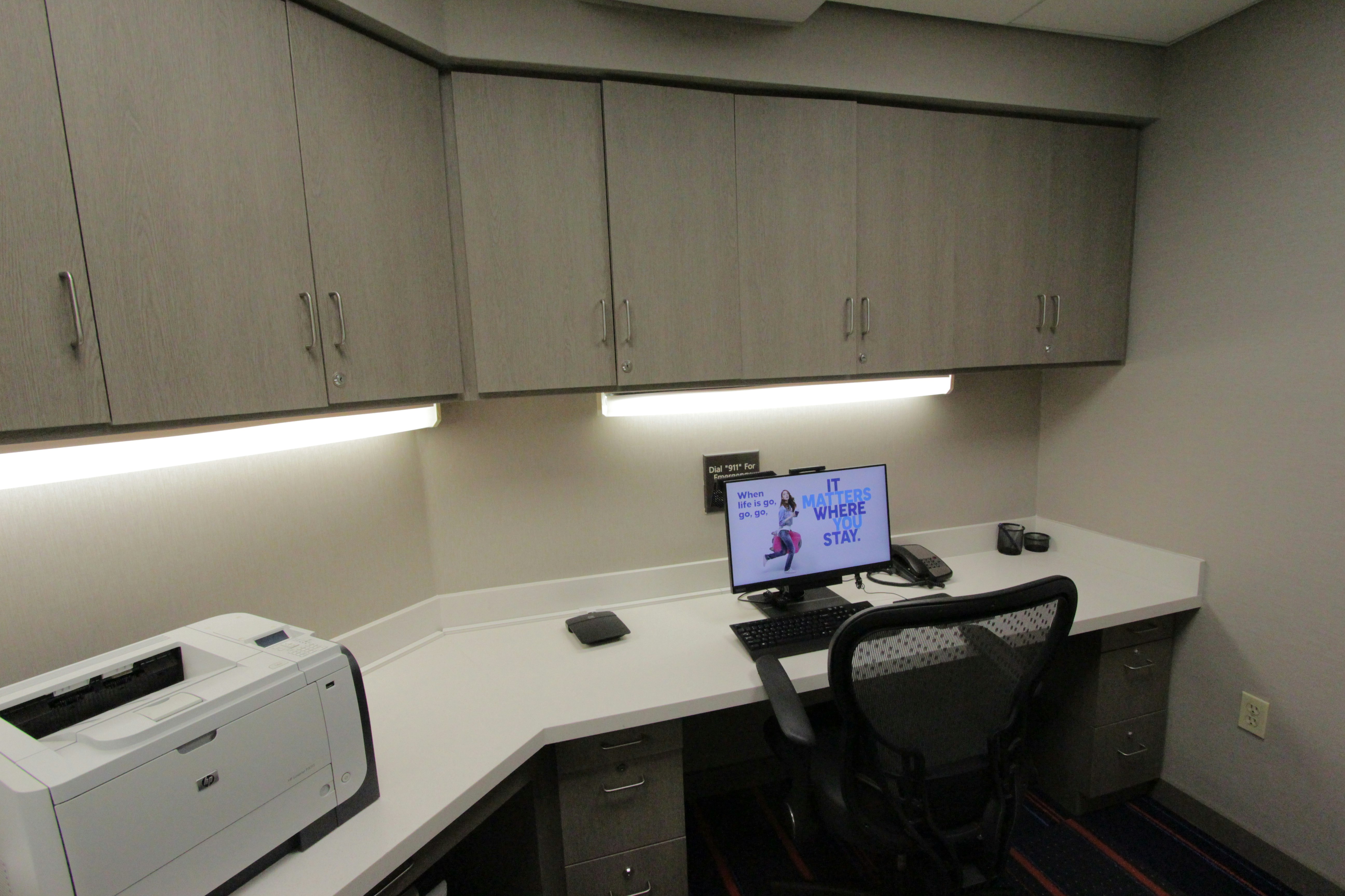 Hampton Inn Suites Seal Beach 24/32