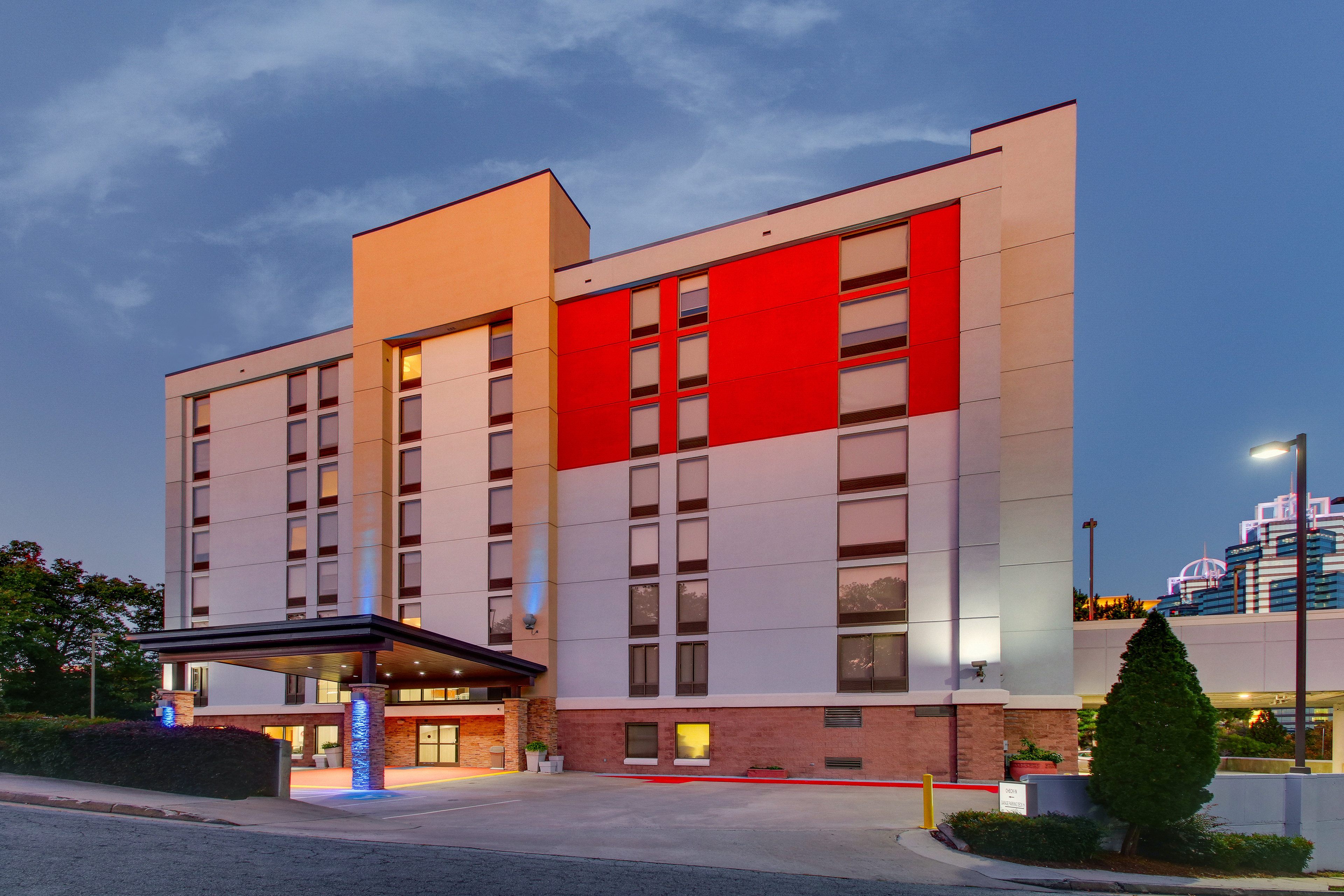 Holiday Inn Express & Suites Atlanta N-Perimeter Mall Area, an IHG Hotel 3/26