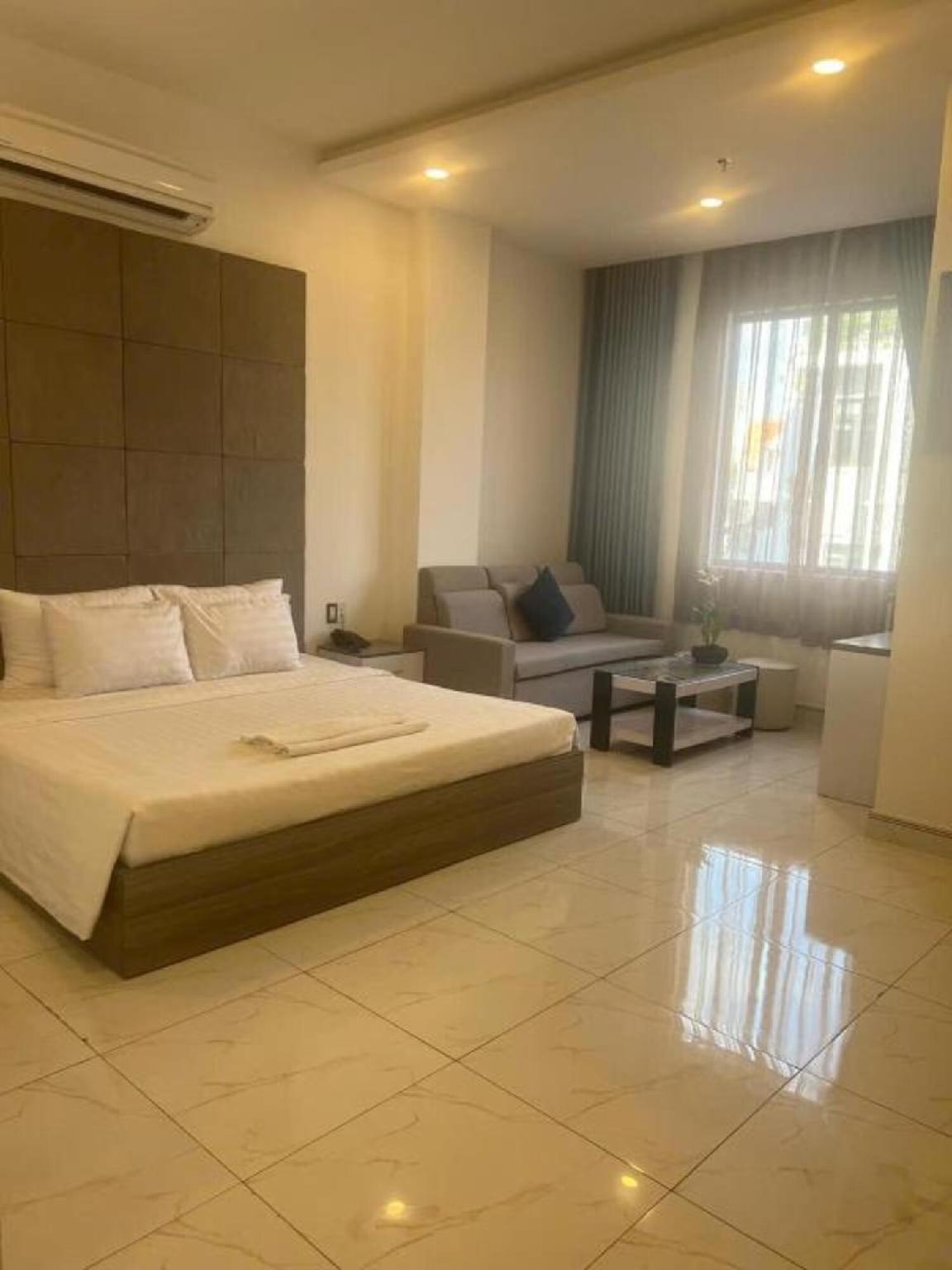 Semi Room, Superior, Semi Double Bed, City View، White Diamond Hotel - Airport 2/4