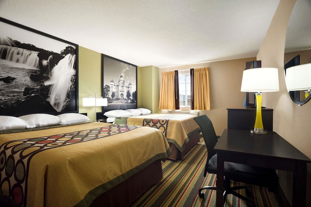 Super 8 by Wyndham Joplin 17/23