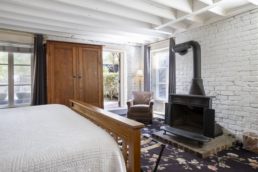 Foley House Inn 57/75
