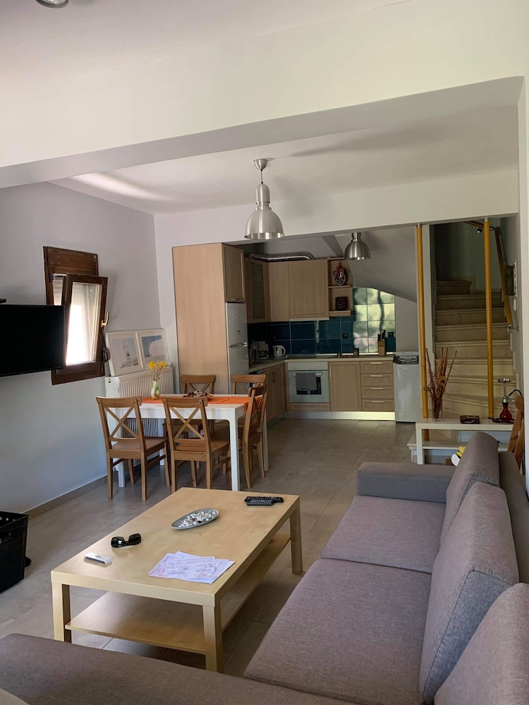 Villa Maria 32/50