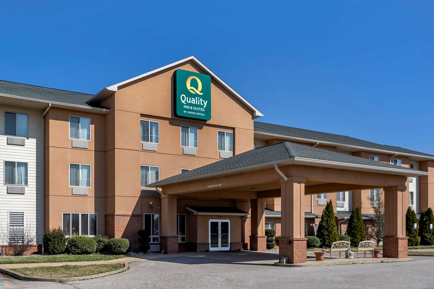 Quality Inn & Suites Rockport - Owensboro North 5/30