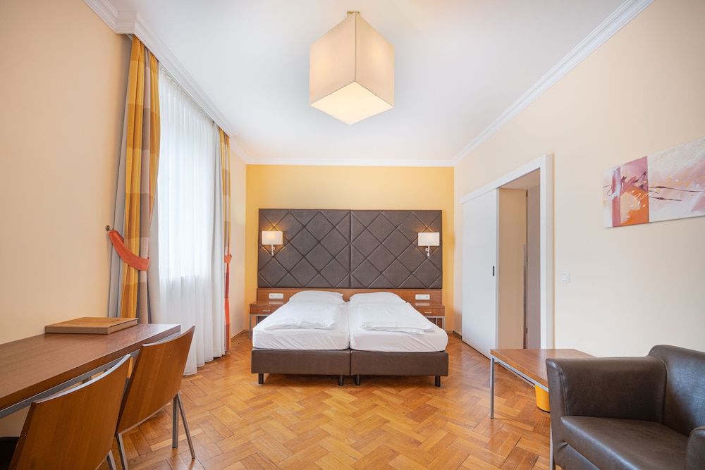 Villa Ceconi By Das Grune Hotel Zur Post - 100 Bio 18/82