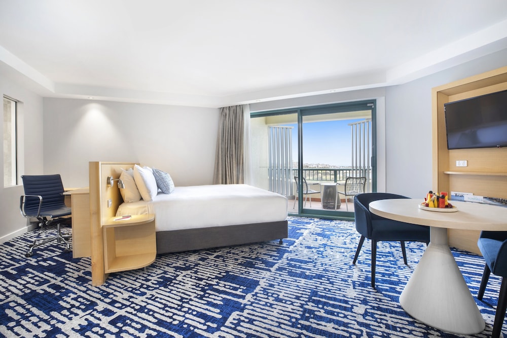InterContinental Sydney Coogee Beach by IHG 33/80