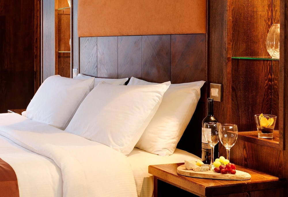Cavan Crystal Hotel 10/57