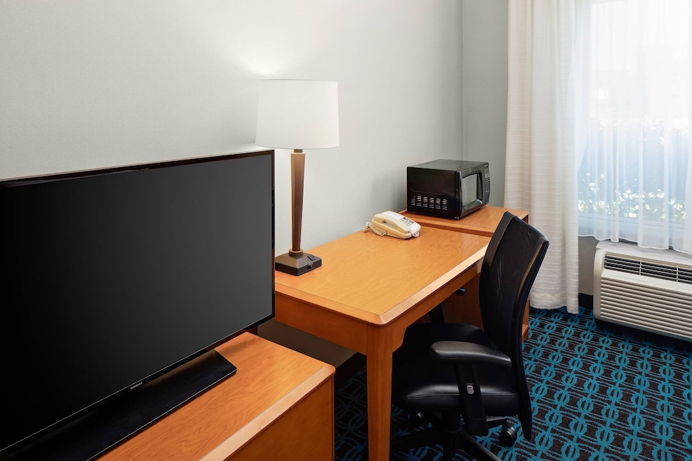 Fairfield Inn & Suites Detroit Metro Airport Romulus 20/22