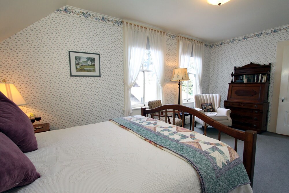 Joshua Grindle Inn 8/64