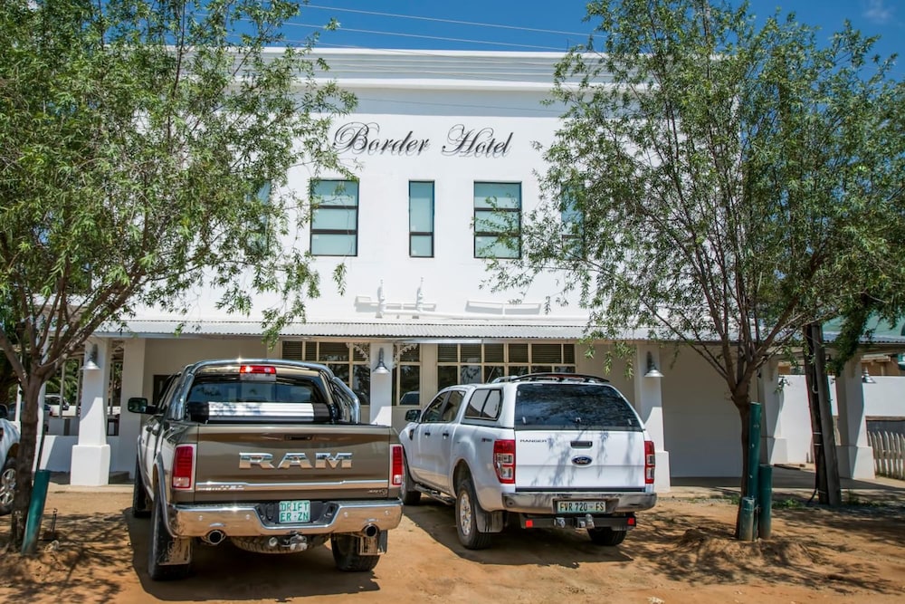 Border Hotel 40/48
