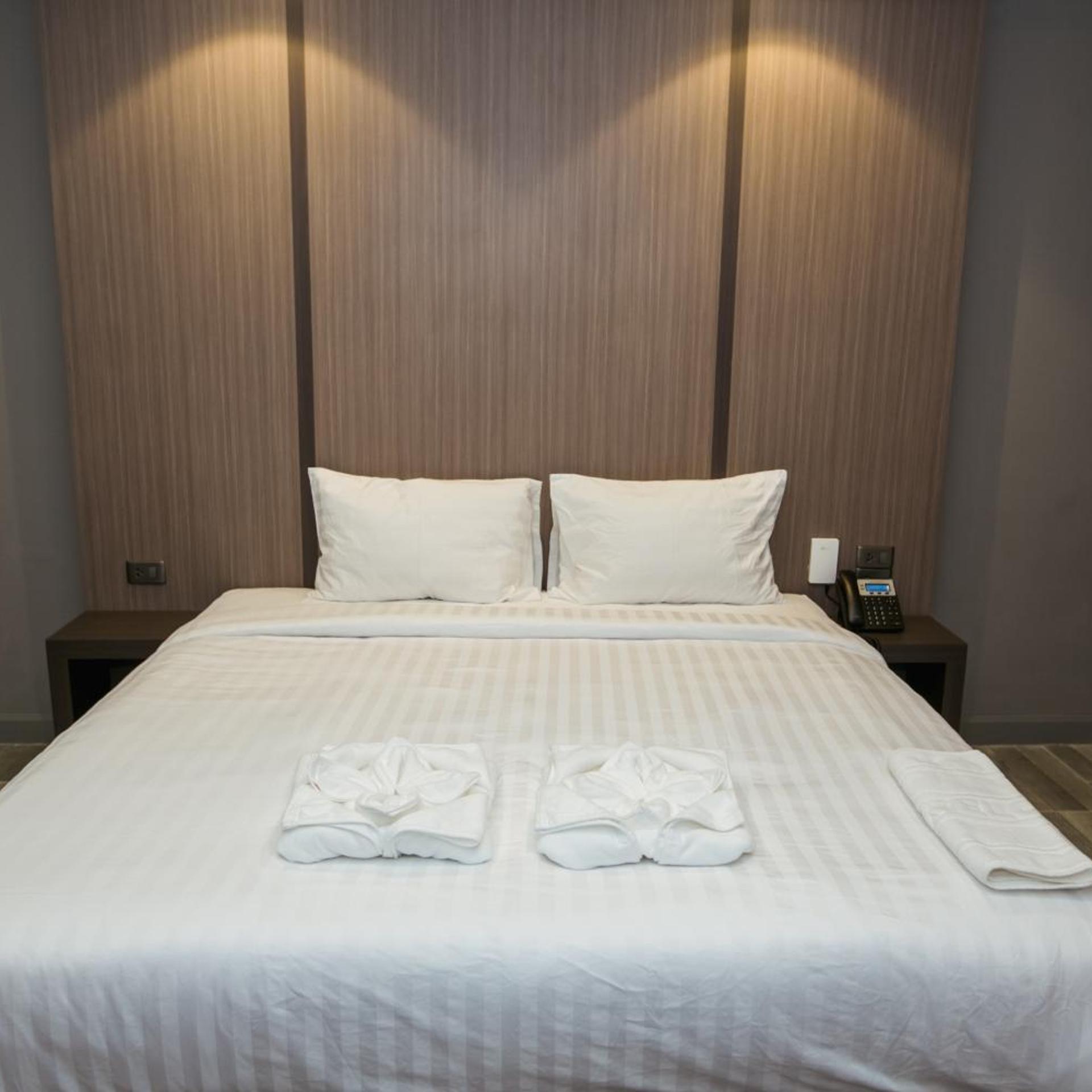 The Bed Hotel 25/50