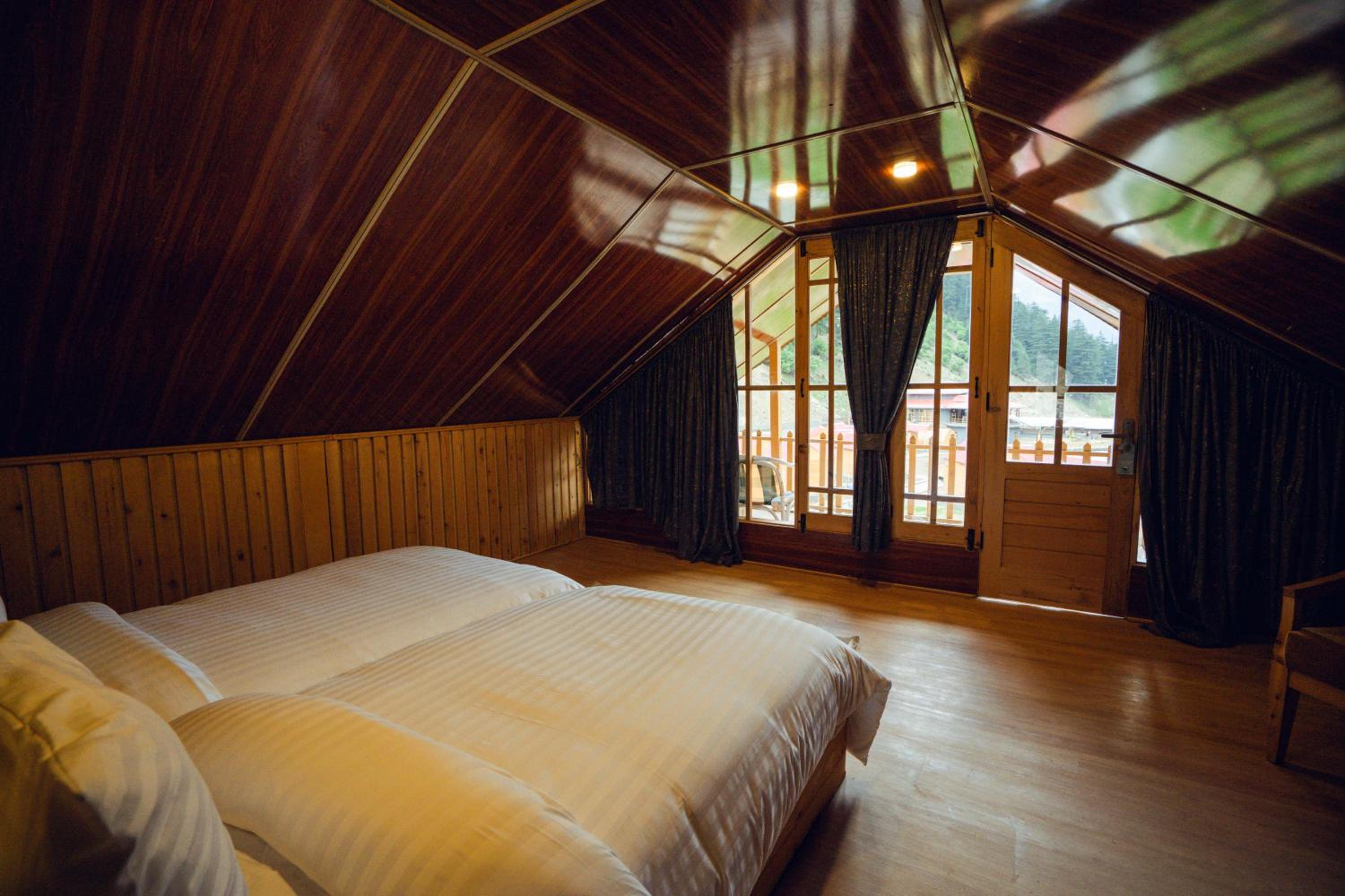 Azure Lagoon Resort 14/51