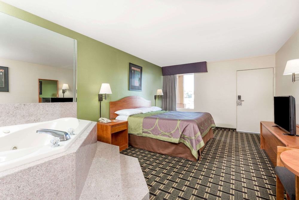 Motel6 Forsyth, GA – Tift College 6/38