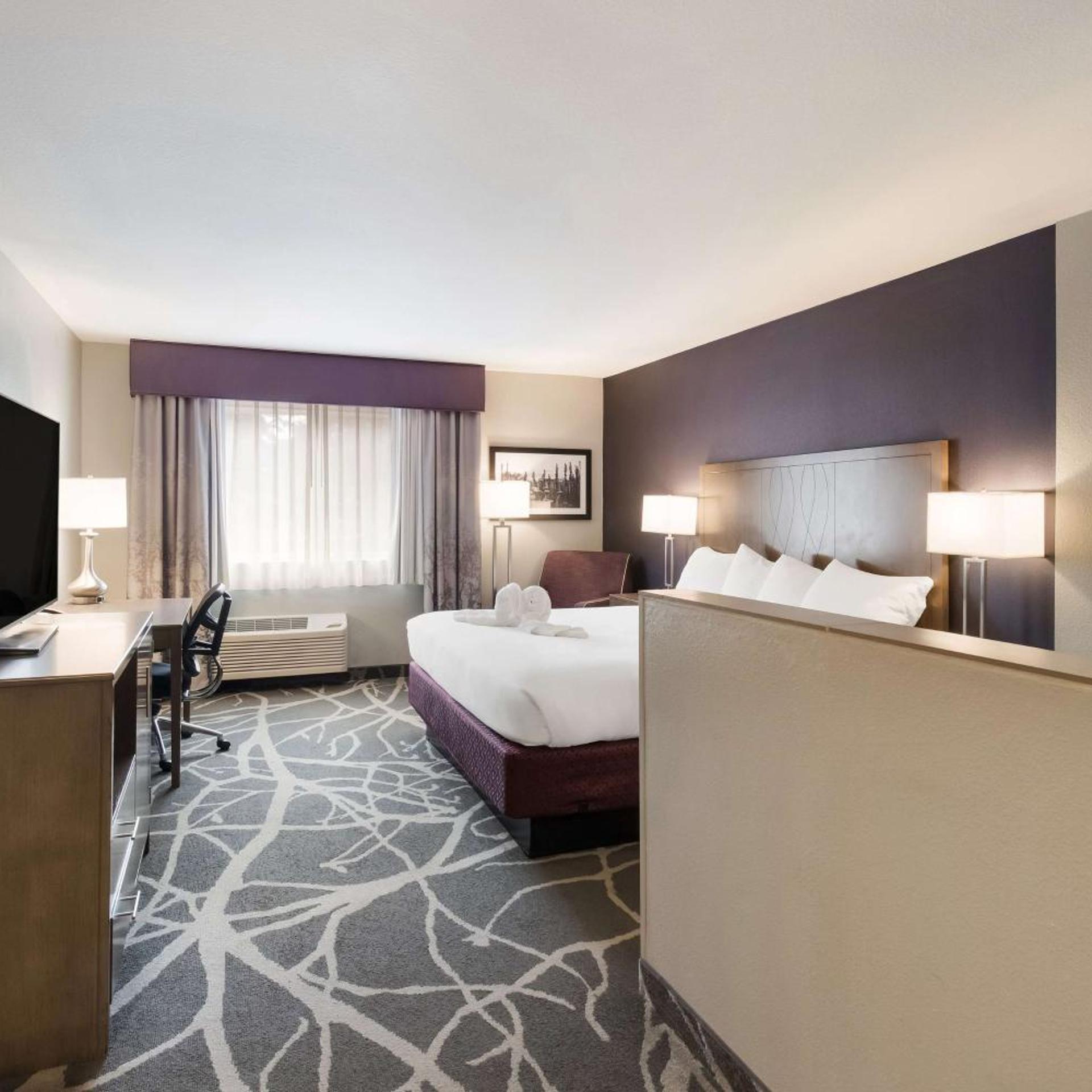 غرفة بسرير كينج بجاكوزي، Best Western Mcminnville Inn 2/7